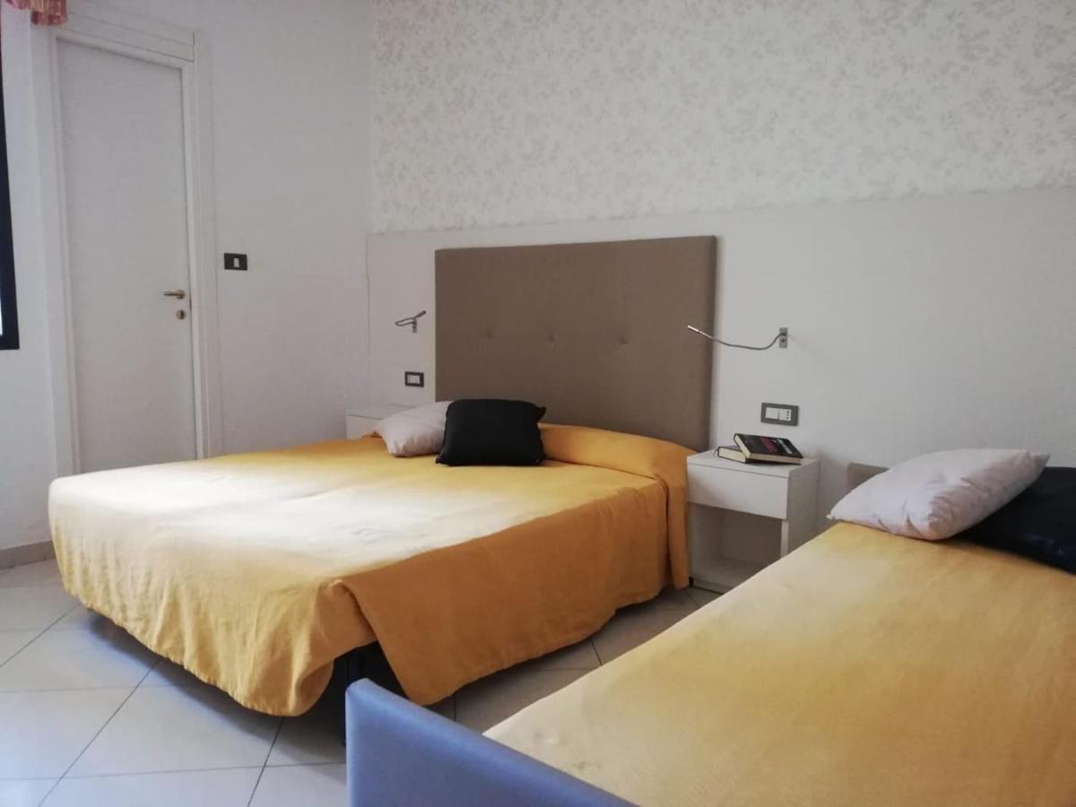 Hotel Metropol Sottomarina Extérieur photo