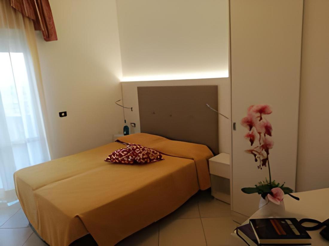 Hotel Metropol Sottomarina Extérieur photo