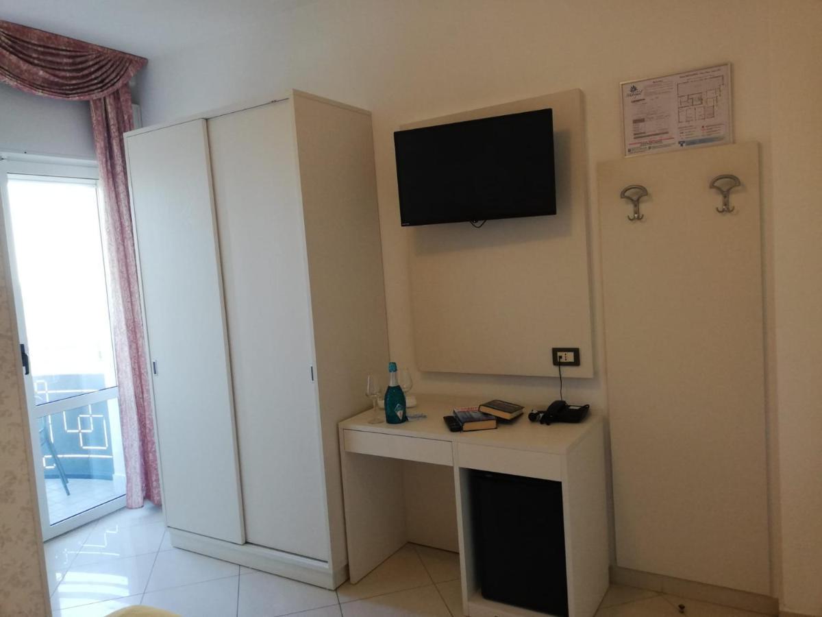 Hotel Metropol Sottomarina Extérieur photo
