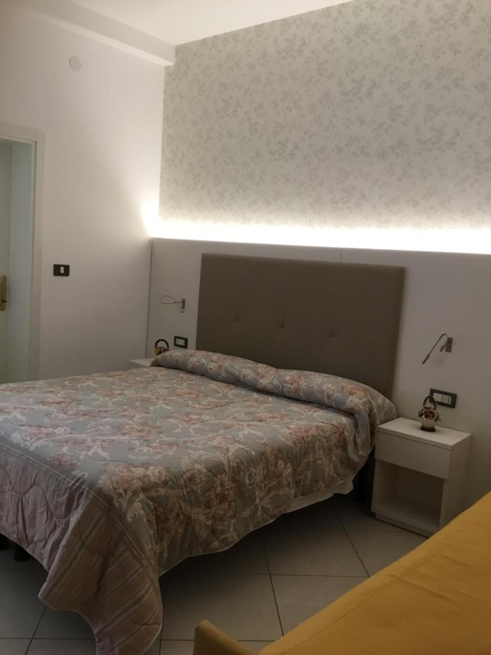 Hotel Metropol Sottomarina Extérieur photo