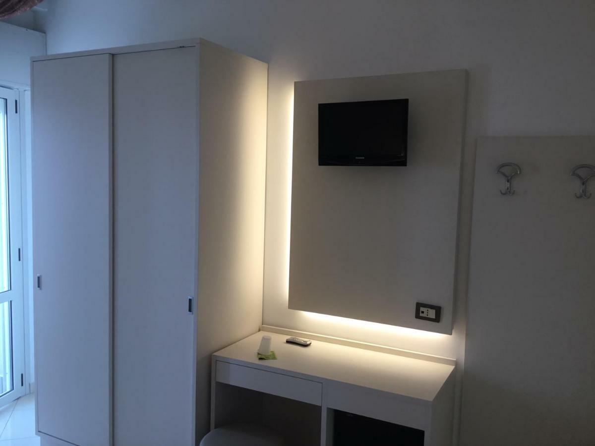 Hotel Metropol Sottomarina Extérieur photo